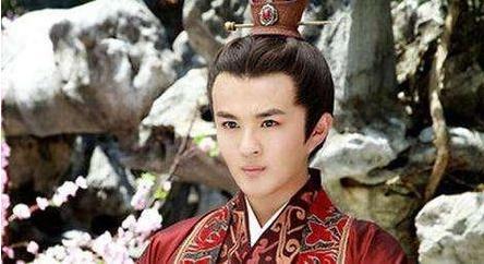 萧何饮酒作乐不问政事，为什么却被万民称颂