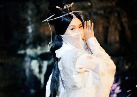 李延年自卖自夸写了一首诗,只为将妹妹送给汉武帝!