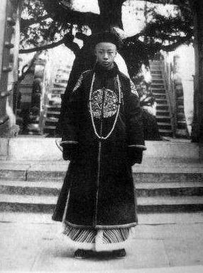 冯玉祥为什么要把溥仪赶除故宫