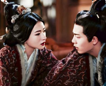 曹操是为了诅咒才把三个女儿嫁给汉献帝 曹操真正的动机是什么