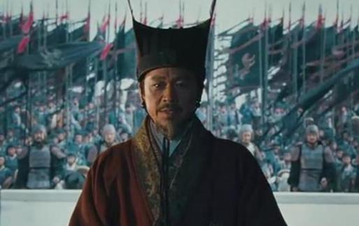 曹操本来可以收获一员大将,刘备从中斡旋不但赚取好名声还除了劲敌!