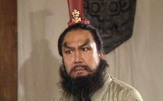 曹操本来可以收获一员大将,刘备从中斡旋不但赚取好名声还除了劲敌!