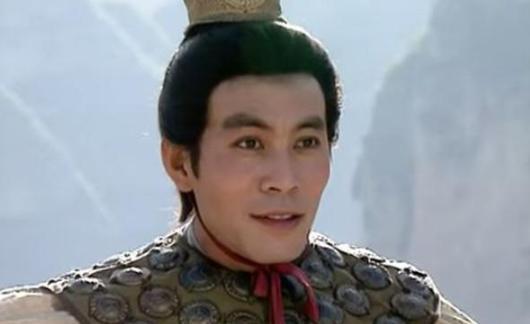 曹操本来可以收获一员大将,刘备从中斡旋不但赚取好名声还除了劲敌!