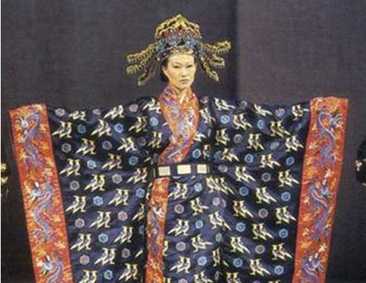 姐姐当上皇妃后,为何六亲不认