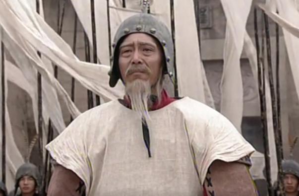 孟明视每战都输,为什么秦穆公还重用他