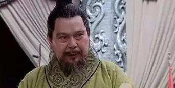 汉景帝刘启对晁错十分重视，为什么要腰斩他