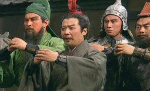 陈宫为什么投靠吕布