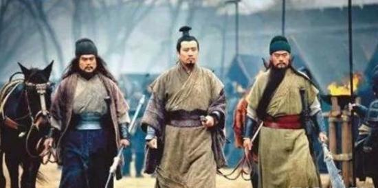 陈宫为什么投靠吕布