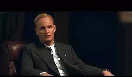 海德里希是怎么驯服瓦尔特·施伦堡的 他用了什么样的招法