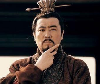 黄权的一生三次易主，关于他的评价如何