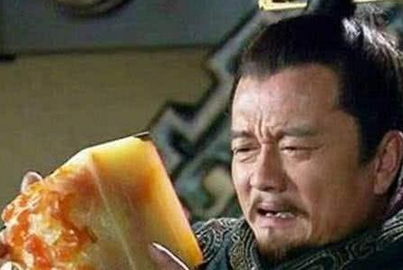荀彧当初全心全力的帮助曹操 曹操称王称帝时荀彧为什么要反对