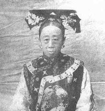 慈禧为什么那么喜爱17岁就守寡的荣寿公主