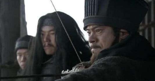 陈宫被赐死后，曹操为什么又要将他的妻儿带回许都