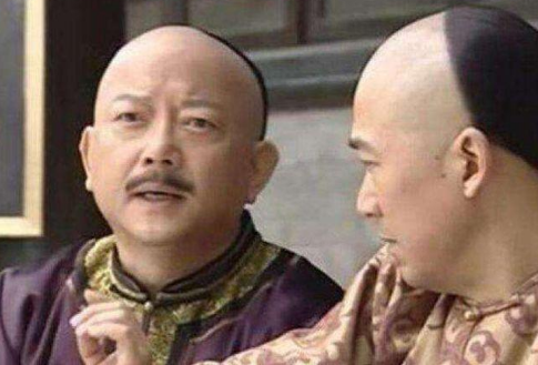 和珅是天底下最有钱的人，为什么还要从皇宫偷东西
