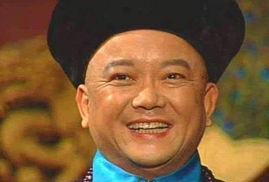 和珅是天底下最有钱的人，为什么还要从皇宫偷东西