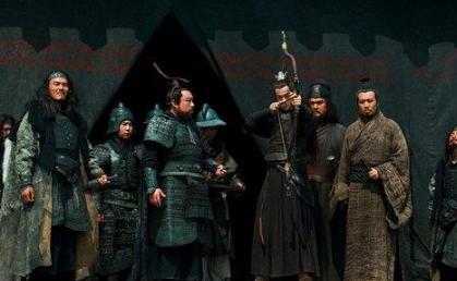 关羽向来心高气傲，为什么在对吕布时却不敢掉以轻心