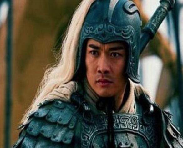 许褚敢单挑马超,为什么单单害怕赵云