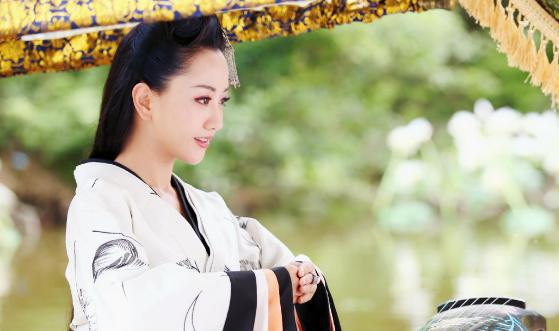 霍成君为什么会被贬冷宫12年