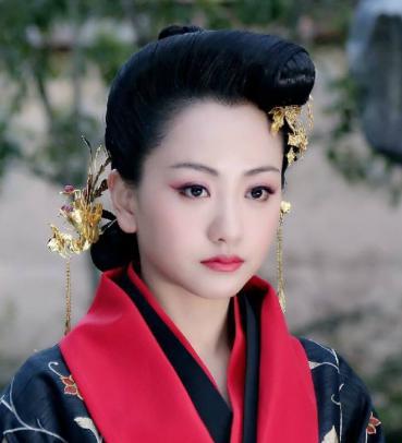 霍成君为什么会被贬冷宫12年