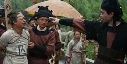 严延年当官之后，为什么他母亲要说离丧期不远