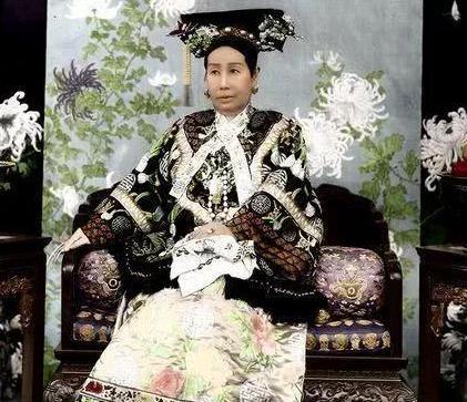 明清两代的皇后、太后都会对娘家兄弟的扶持 为什么慈禧的亲弟弟会穷困潦倒呢