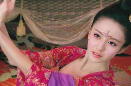赵飞燕把汉成帝迷得神魂颠倒,为什么却斗不过亲妹妹