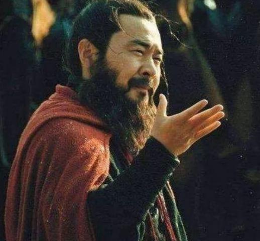 他是三国第一枭雄，曹操为什么到死也不称帝