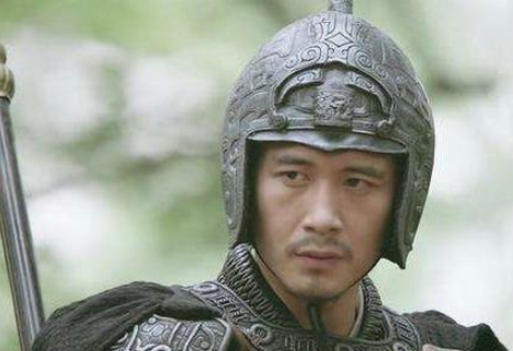 庞德和张辽张郃都是降将,为什么庞德待遇更好