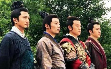 黄权叛蜀投魏,为什么刘备还要善待他的家人并且发放俸禄