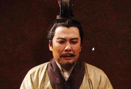 黄权叛蜀投魏,为什么刘备还要善待他的家人并且发放俸禄