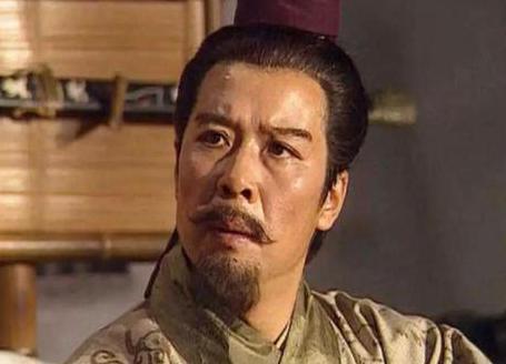 黄权叛蜀投魏,为什么刘备还要善待他的家人并且发放俸禄