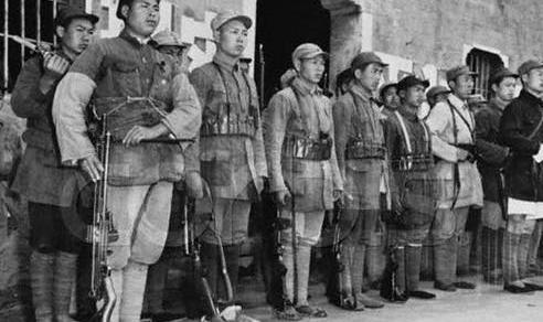 童陆生本拟授中将，为什么会被降为少将