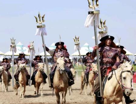 岳钟琪的军队到底有多少人 为什么有这么多人希望他造反呢