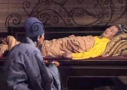 刘备对诸葛亮不信任吗 刘备临死前托孤为什么选择两个人