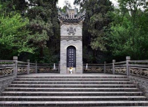 霍去病的墓很繁荣，为什么卫青的墓却很凄凉