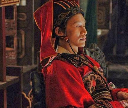 何进和窦武都是大将军 为什么就是斗不过官宦