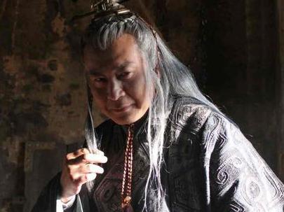 何进和窦武都是大将军 为什么就是斗不过官宦