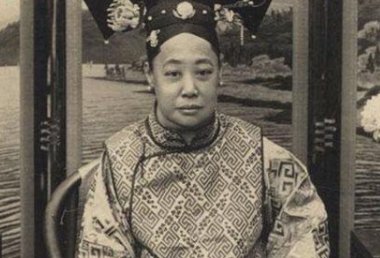 溥仪入宫后，端康太妃是如何管束他的