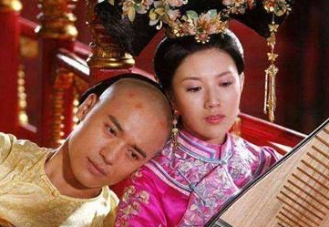 孝庄皇后不受宠又与顺治之间相互不满，是因为什么