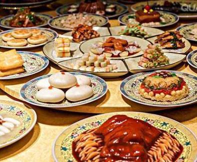 古代皇帝一顿饭就会有几十道菜 为什么有些菜只吃几口甚至是不吃