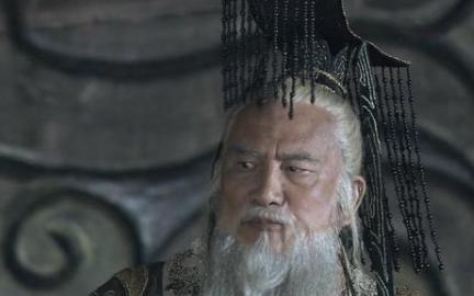 皇帝赏了半条鱼为什么公主要回房自杀