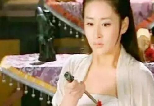 皇帝赏了半条鱼为什么公主要回房自杀