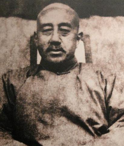 万冬儿的生平如何