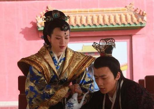 郑贵妃权欲熏天，宠冠六宫，那她为什么不是皇后