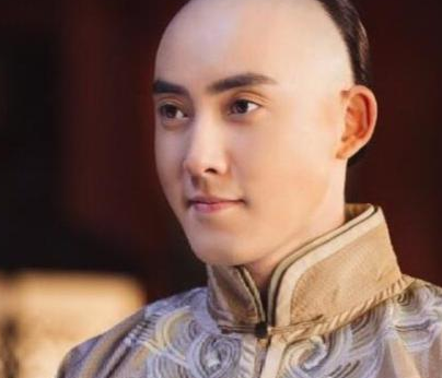 努尔哈赤死后代善的威望最高 最后为什么是皇太极继承汗位
