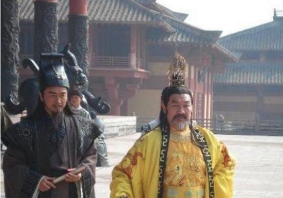 王世充是怎么成为权臣,并自立为“郑国皇帝”的
