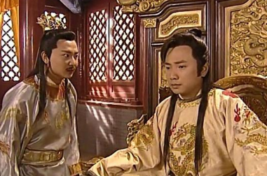朱允炆的继位违背了嫡长子继承制度,为什么这么说