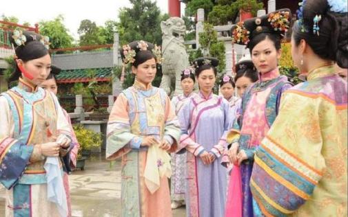彤贵妃深受宠爱是后宫二把手，为什么死后会葬在砖池内