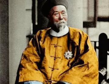 李鸿章造访美国在图书馆前吐了一口痰，结果如何