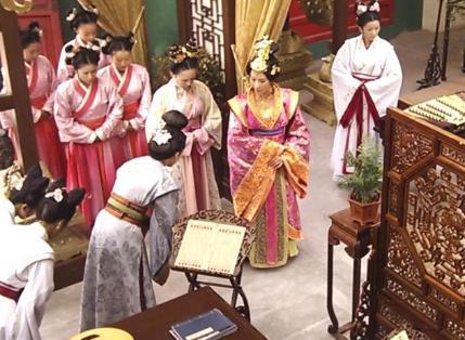 古代皇宫里面的女人每天都是什么样的 她们究竟是怎么度过的